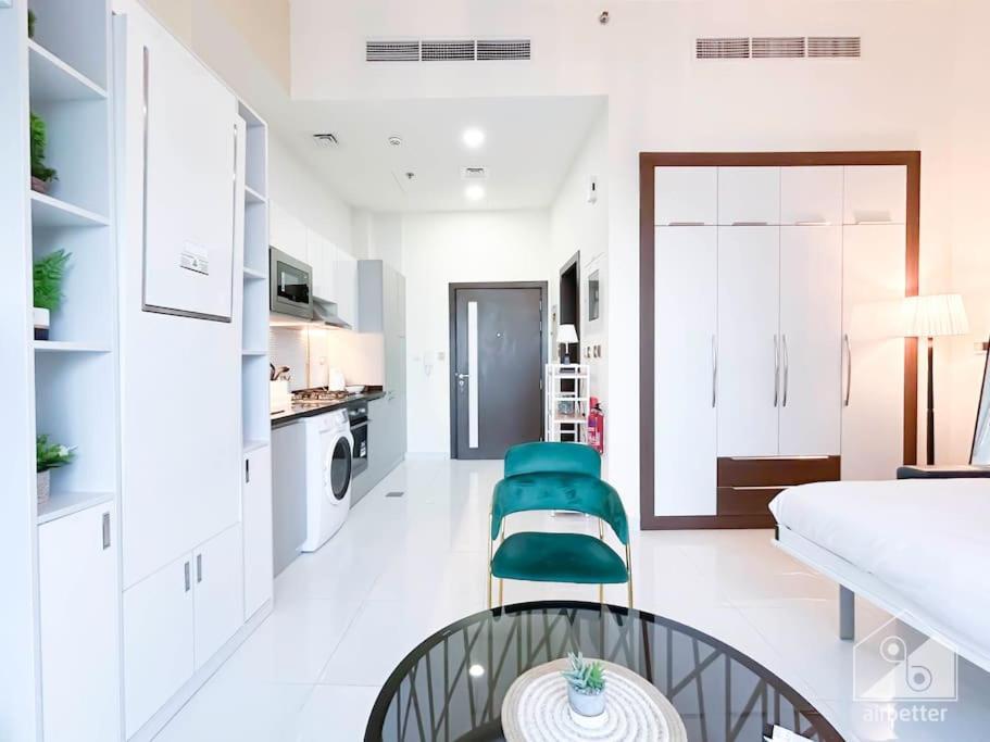 City Serenity Modern Studio With Stunning Views Apartment *